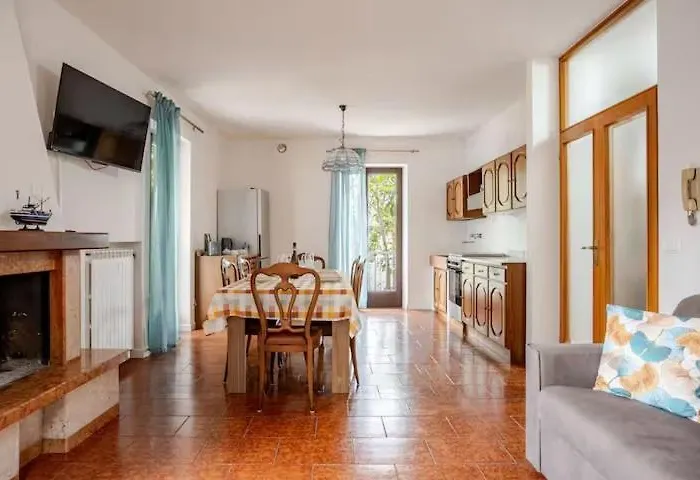 Marilena's Large Daire