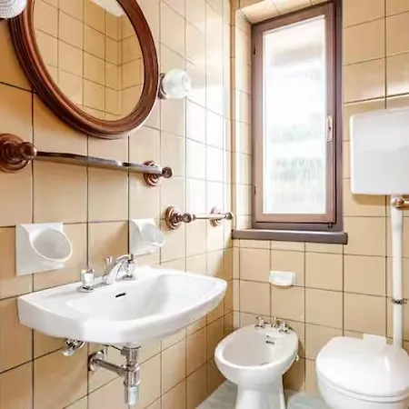 Marilena's Large Apartment *